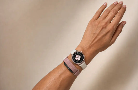 Screenless Fitness Tracker vs. Smartwatch: Which Is Better for You?